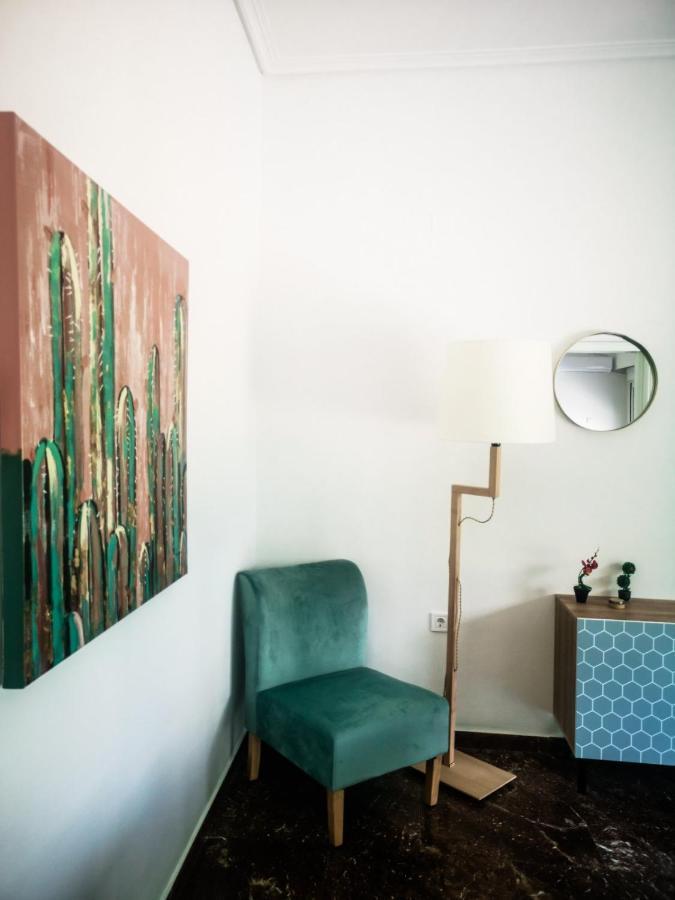 Explore Greece From Colorful City Centre Apartment Chalkís Zewnętrze zdjęcie