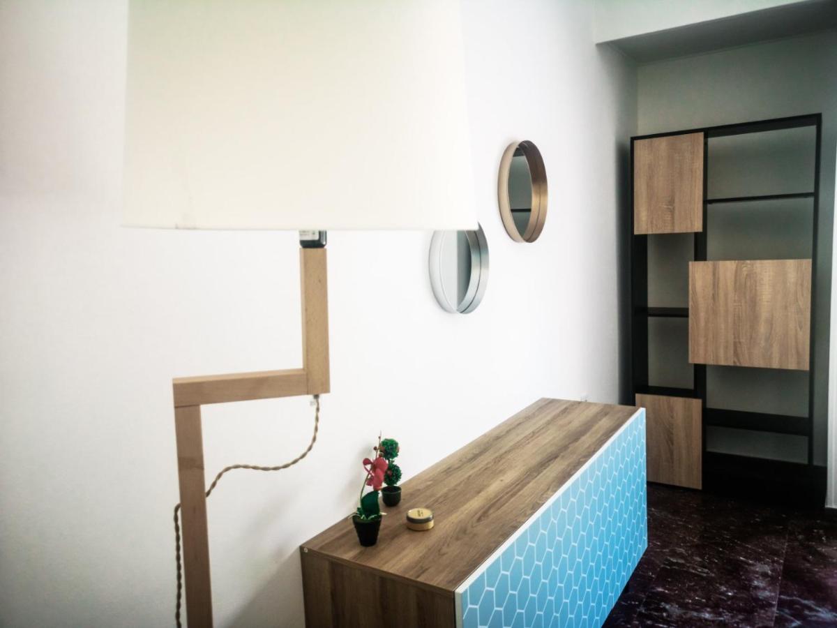 Explore Greece From Colorful City Centre Apartment Chalkís Zewnętrze zdjęcie