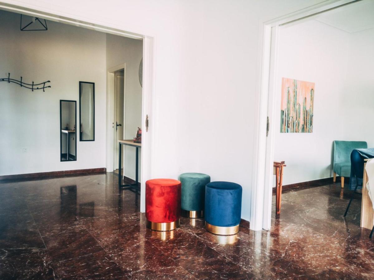 Explore Greece From Colorful City Centre Apartment Chalkís Zewnętrze zdjęcie