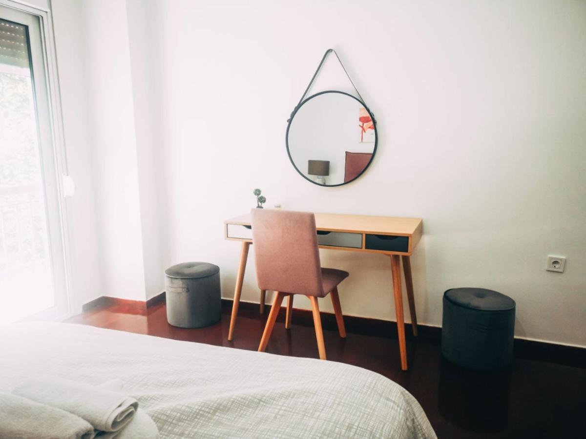 Explore Greece From Colorful City Centre Apartment Chalkís Zewnętrze zdjęcie