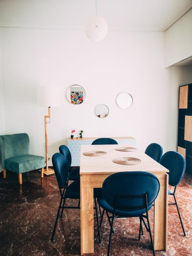 Explore Greece From Colorful City Centre Apartment Chalkís Zewnętrze zdjęcie